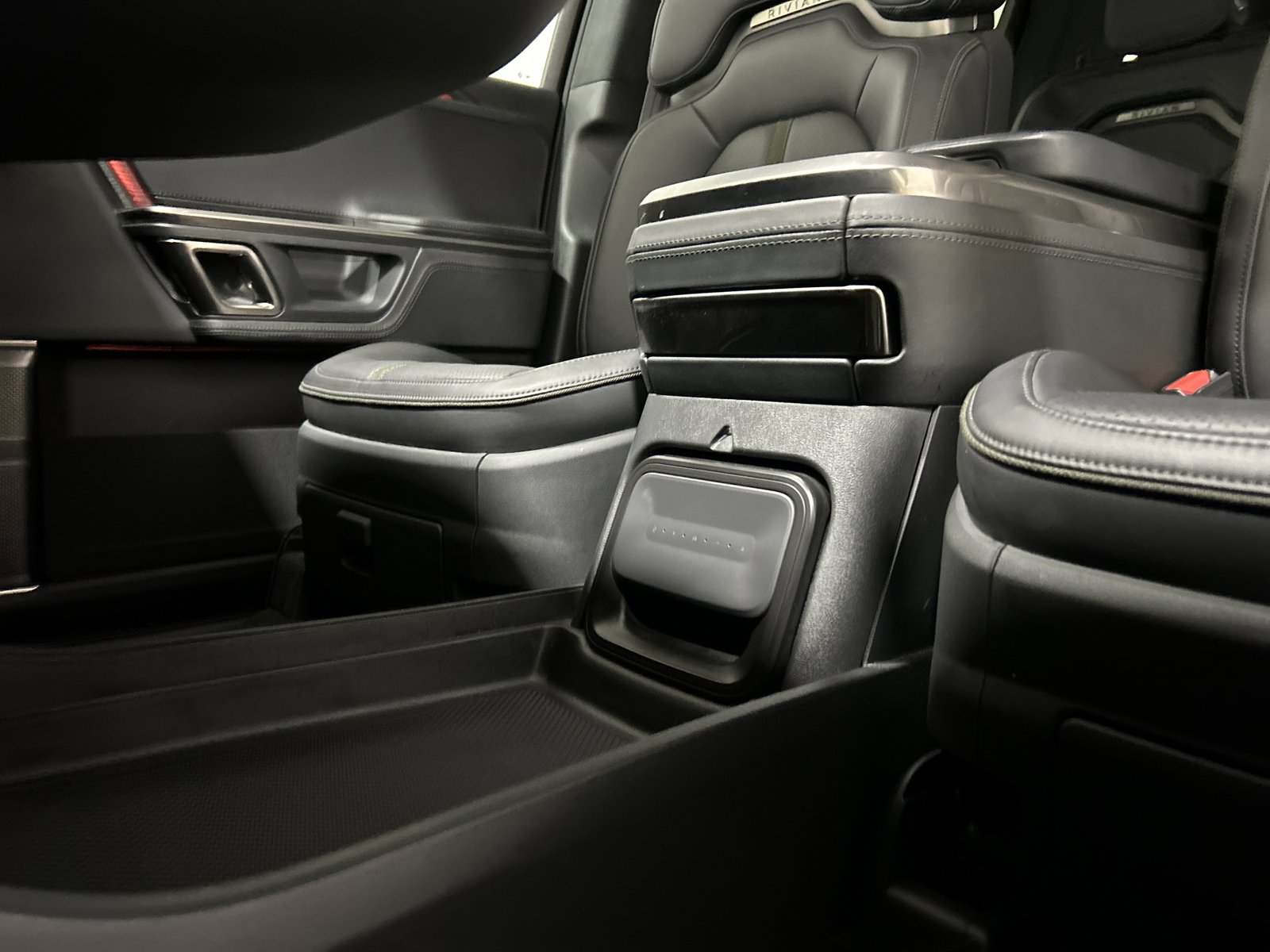 Used 2023 Rivian R1S Launch Edition image 33