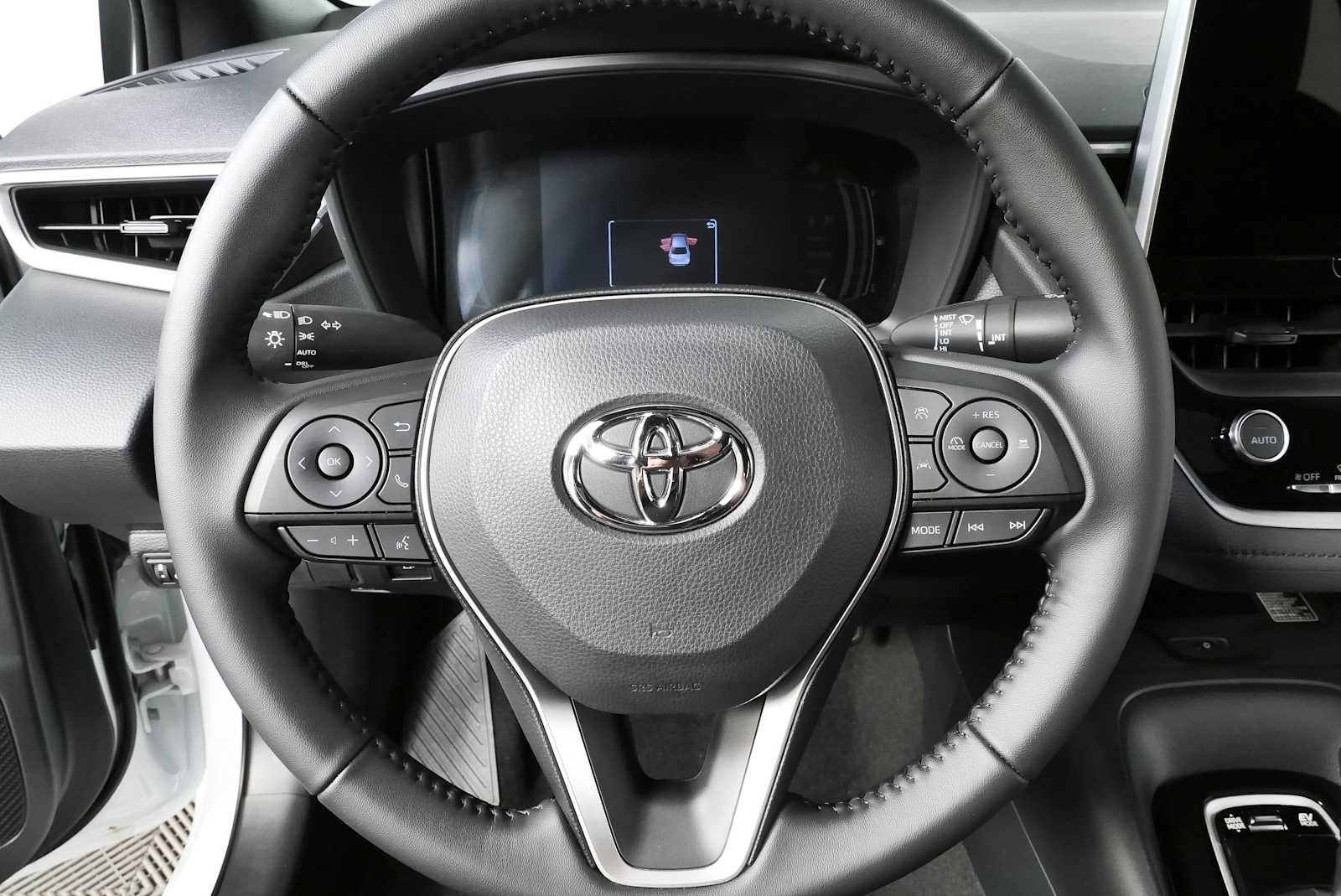 Used 2025 Toyota Corolla SE w/ SE Premium Package AWD/4WD image 9