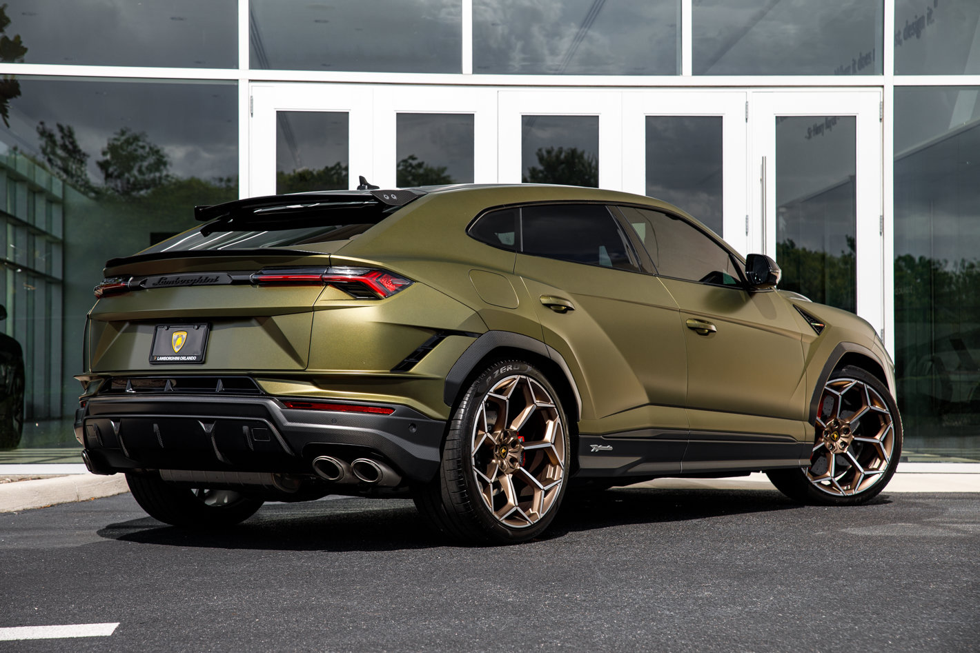 Used 2024 Lamborghini Urus Performante AWD/4WD image 28