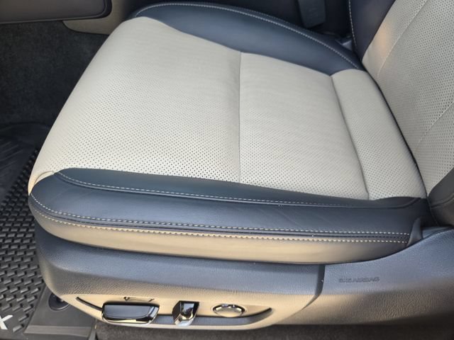 Used 2025 Lexus GX 550 AWD/4WD image 21
