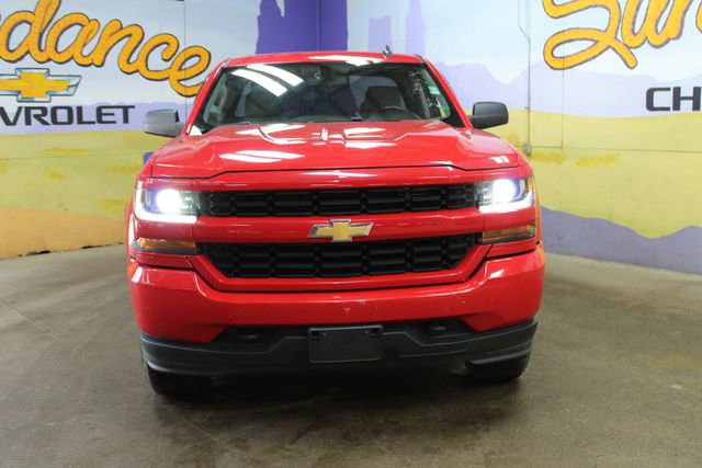 Used 2018 Chevrolet Silverado 1500 Custom w/ Custom Convenience Package AWD/4WD image 3