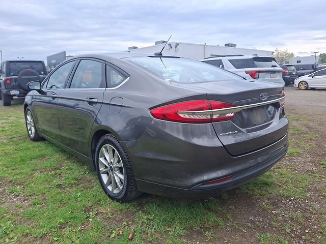 Certified 2017 Ford Fusion SE FWD image 6