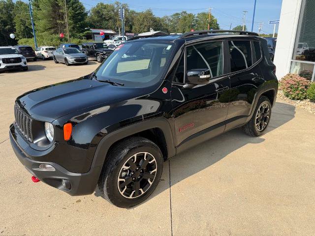 Used 2023 Jeep Renegade Trailhawk w/ Trailer Tow Group AWD/4WD image 3
