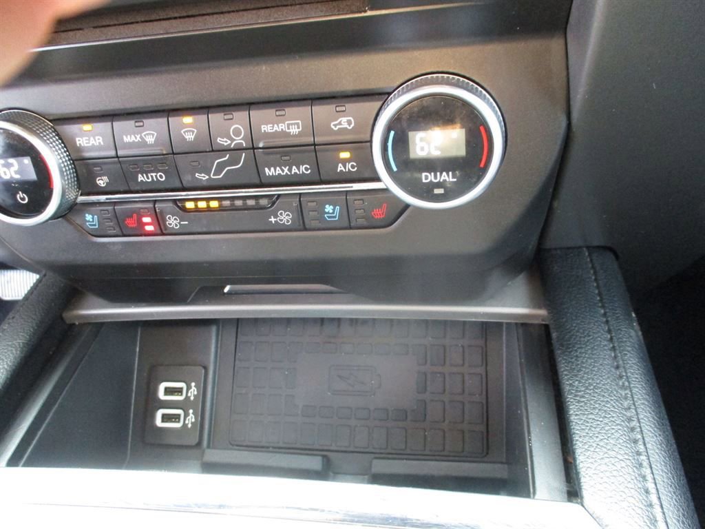 Used 2018 Ford Expedition XLT w/ Equipment Group 202A RWD image 17