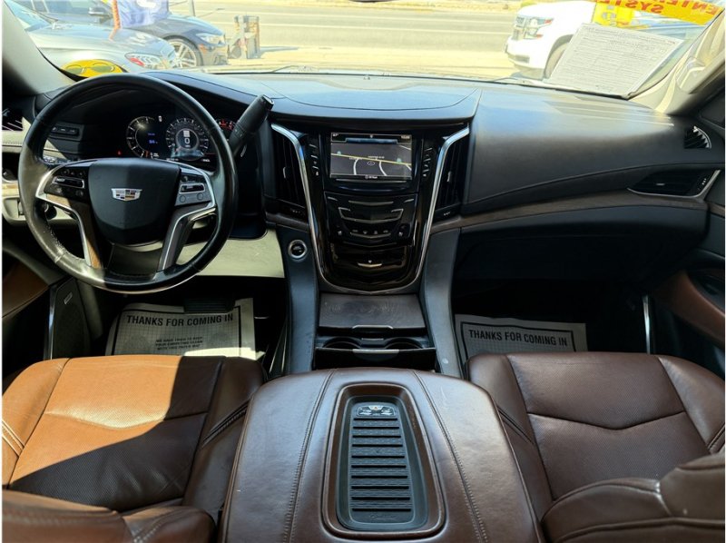 Used 2018 Cadillac Escalade Premium Luxury AWD/4WD image 34