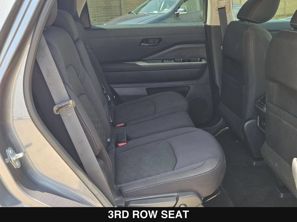 Used 2025 Nissan Pathfinder SV FWD image 27
