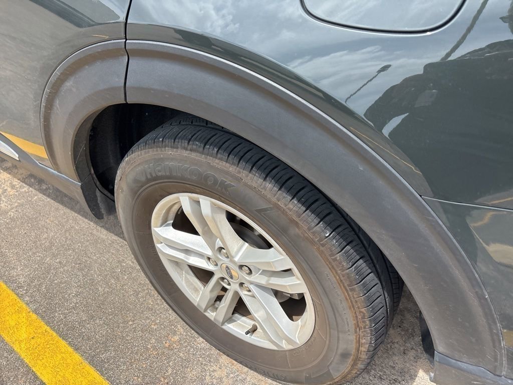 Used 2024 Ford Explorer XLT w/ Equipment Group 202A RWD image 12