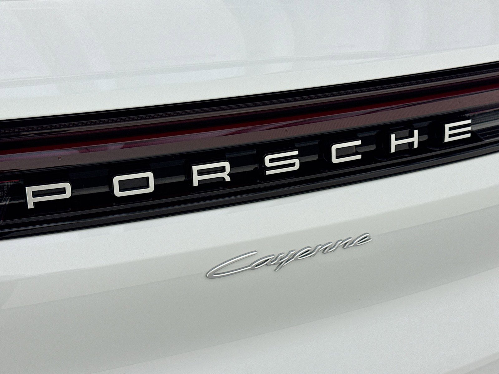 Certified 2025 Porsche Cayenne image 25