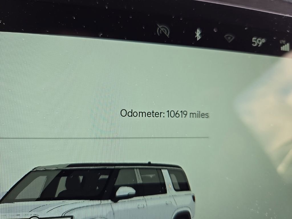 Used 2025 Rivian R1S Adventure AWD/4WD image 13