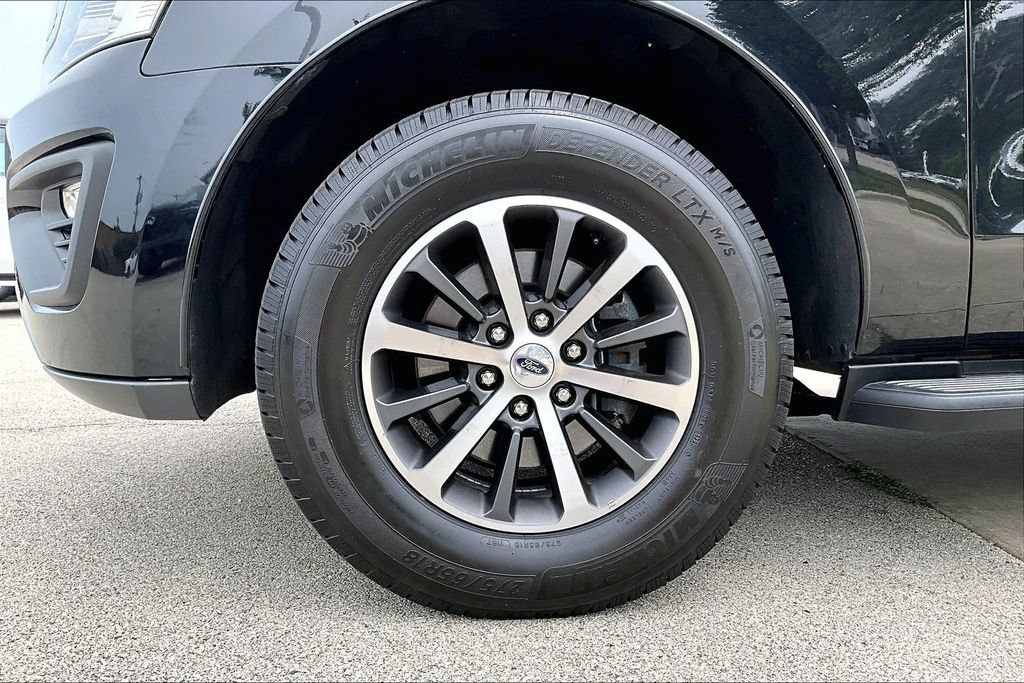 Used 2019 Ford Expedition XLT w/ Equipment Group 201A AWD/4WD image 10