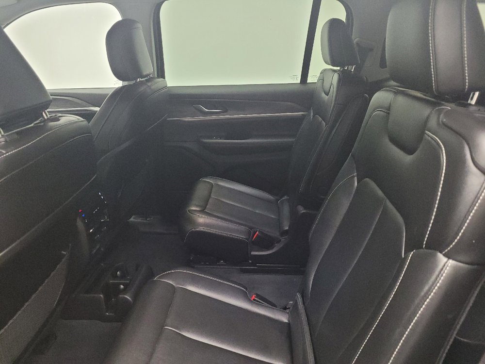 Used 2023 Jeep Grand Cherokee L Limited AWD/4WD image 18