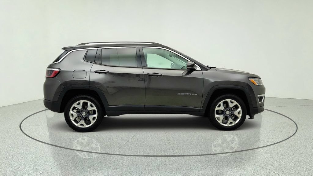 Used 2021 Jeep Compass Limited AWD/4WD image 4