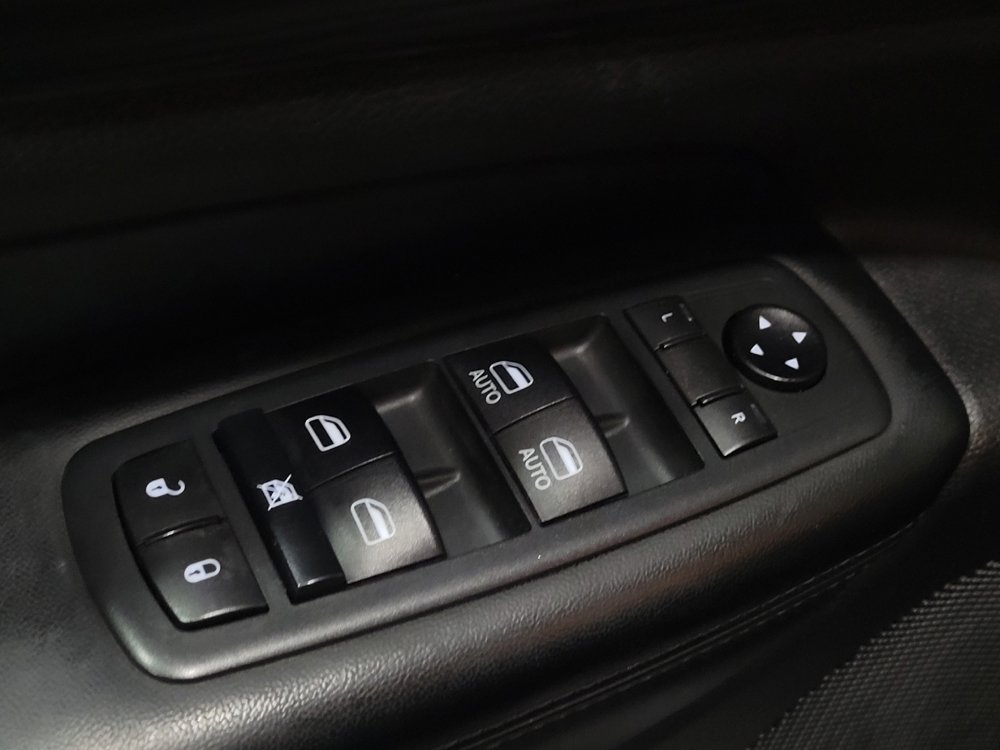 Used 2020 Jeep Grand Cherokee Laredo AWD/4WD image 27
