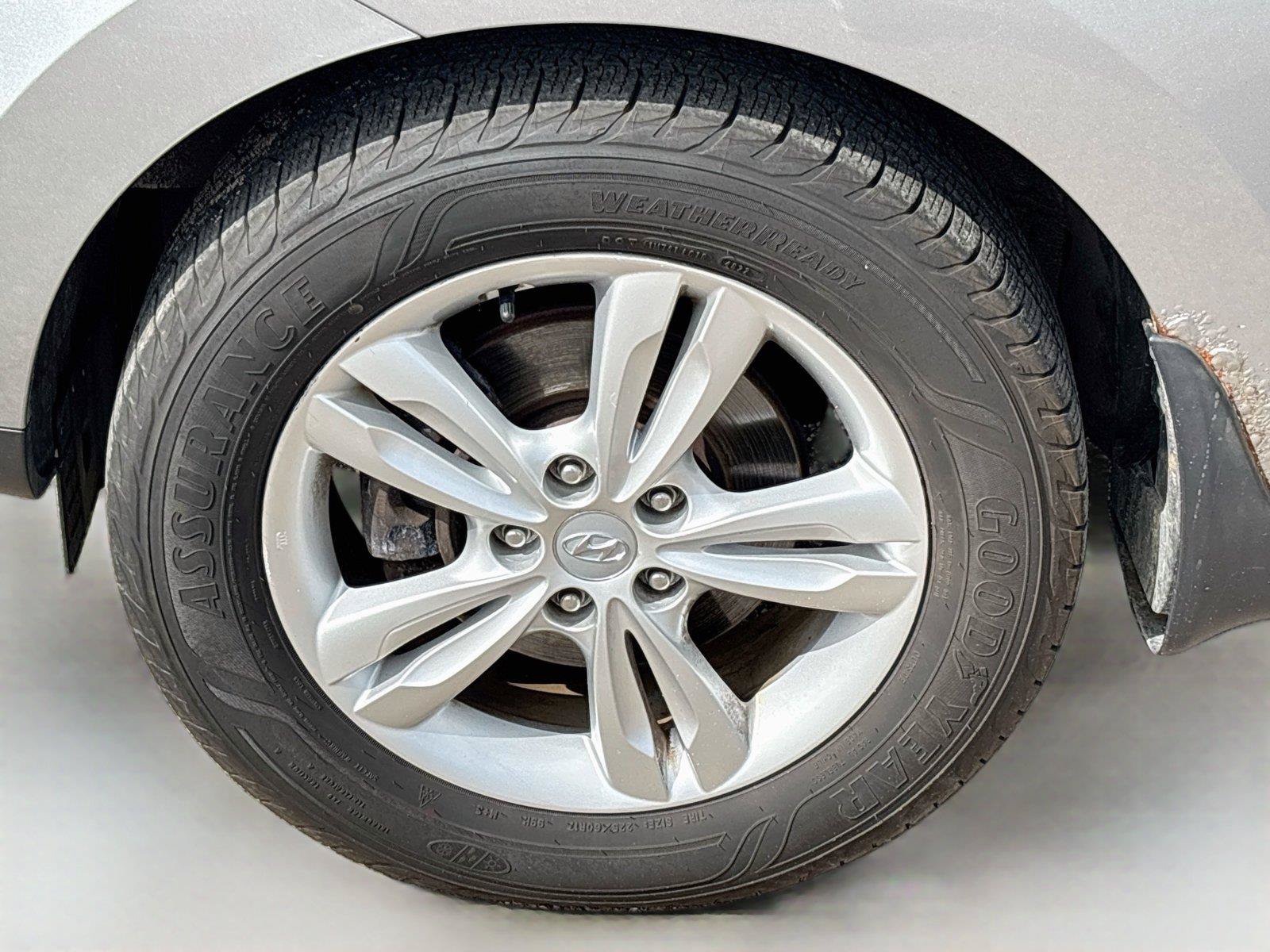 Used 2010 Hyundai Tucson GLS w/ Popular Equipment Pkg 2 AWD/4WD image 28