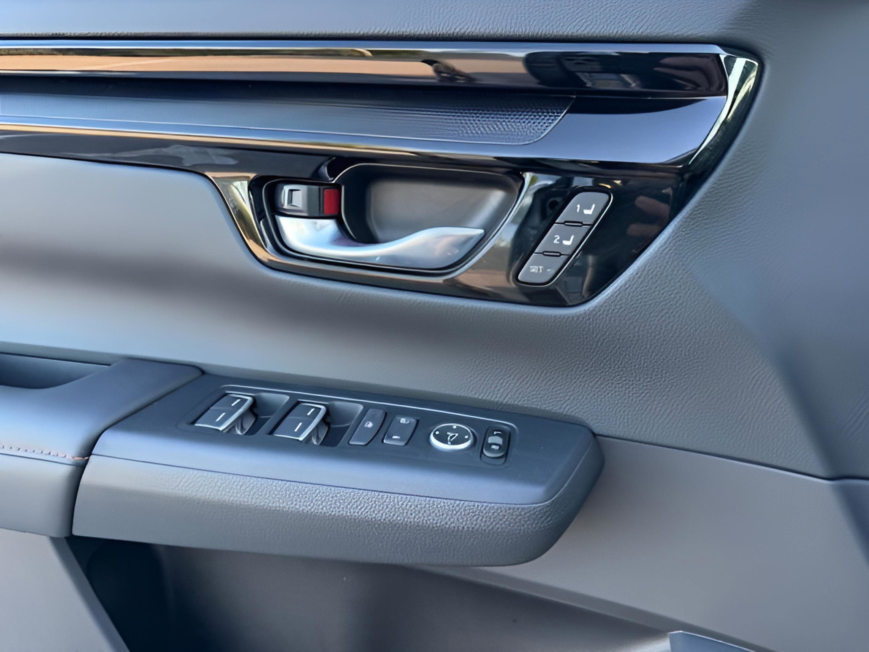 Certified 2025 Honda CR-V Sport Touring image 21
