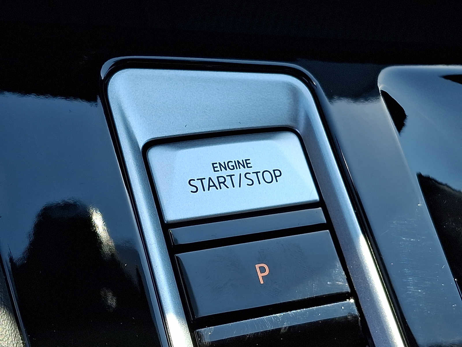 Used 2025 Volkswagen Atlas Peak Edition SE AWD/4WD image 21