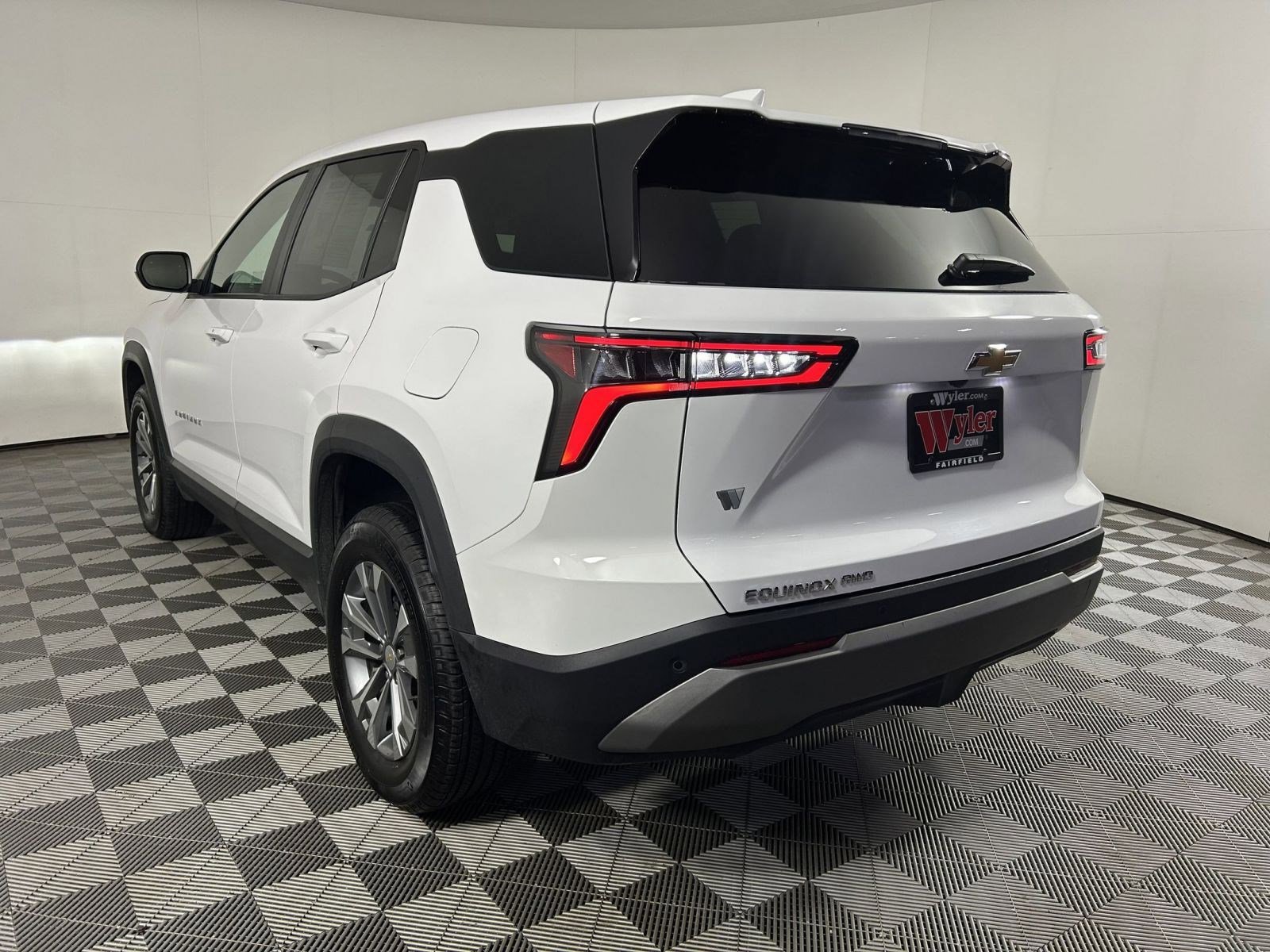 Used 2025 Chevrolet Equinox LT image 8