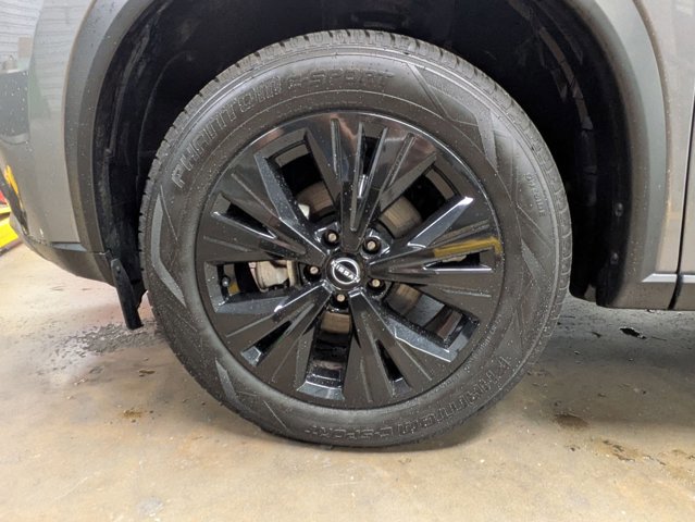 Used 2023 Nissan Rogue SV image 23