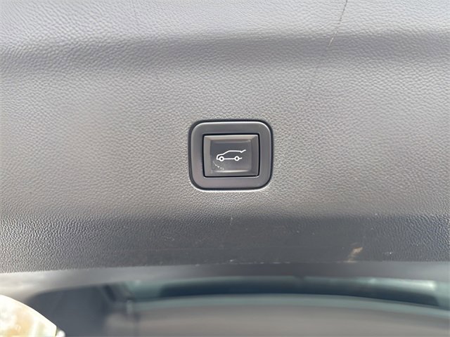 Used 2022 Chevrolet Tahoe LT w/ Luxury Package image 24