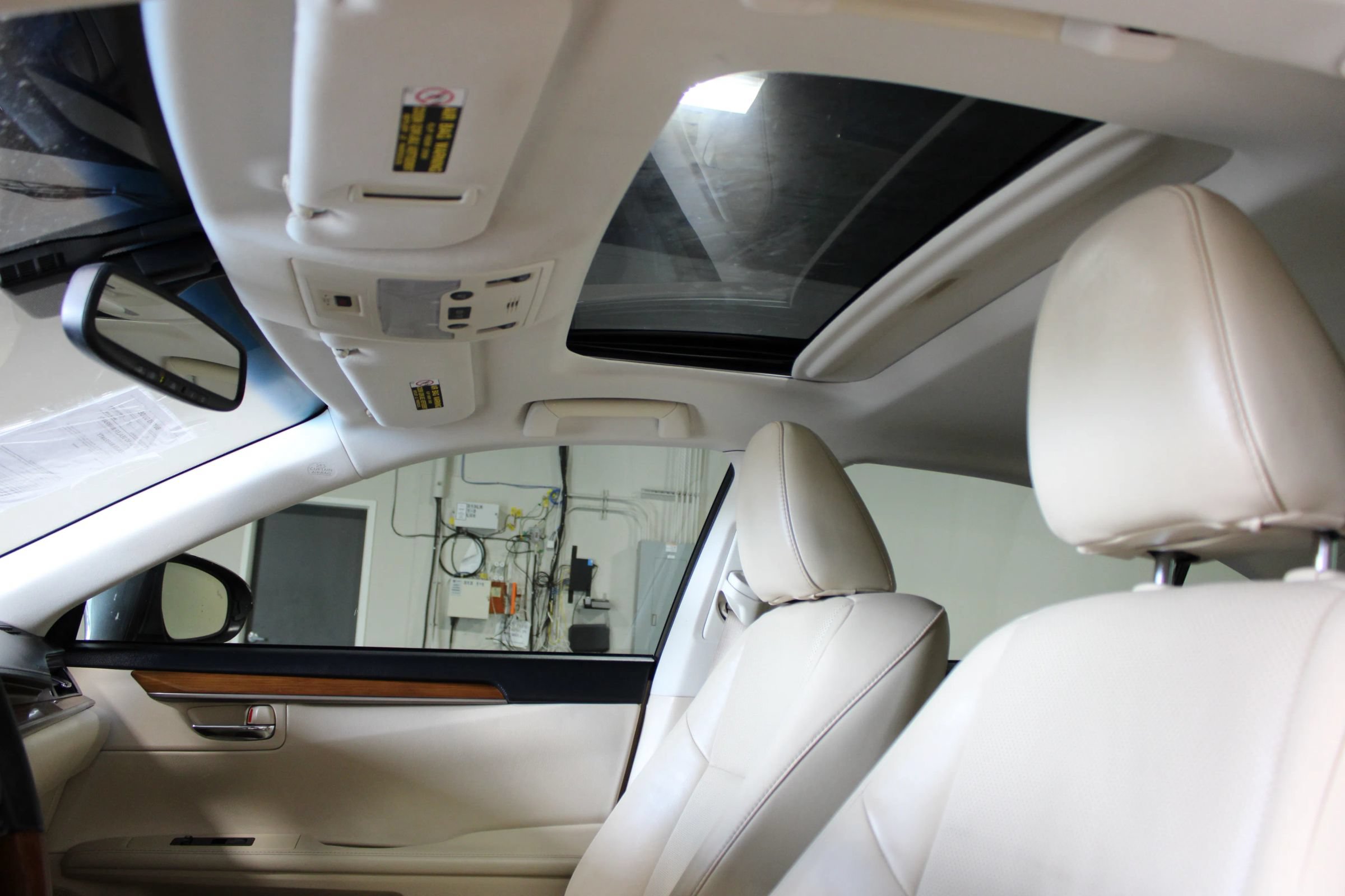 Used 2013 Lexus ES 300h w/ Luxury Pkg FWD image 30