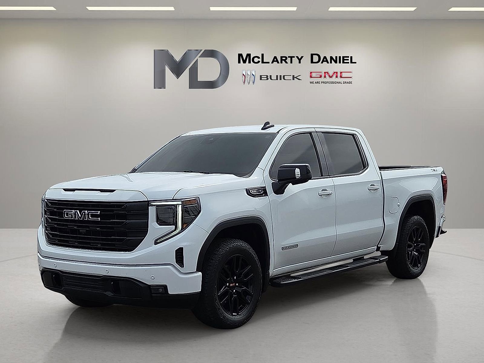 Certified 2024 GMC Sierra 1500 Elevation w/ Elevation Premium Package image 2