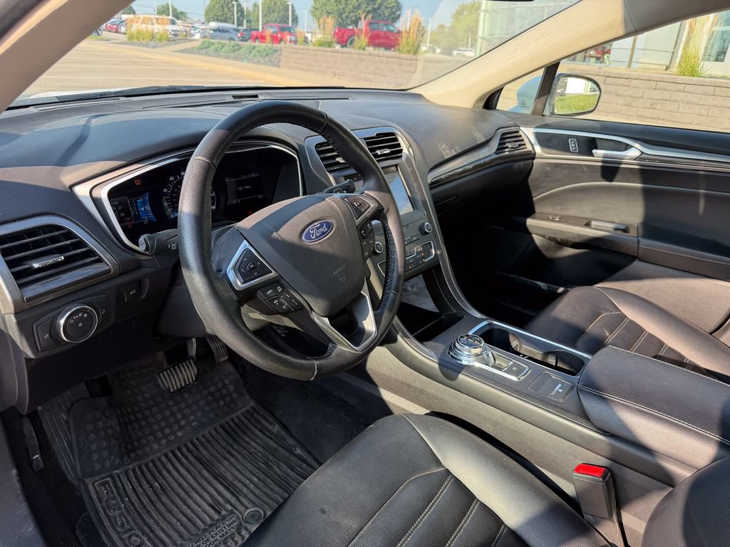 Used 2019 Ford Fusion SEL FWD image 9