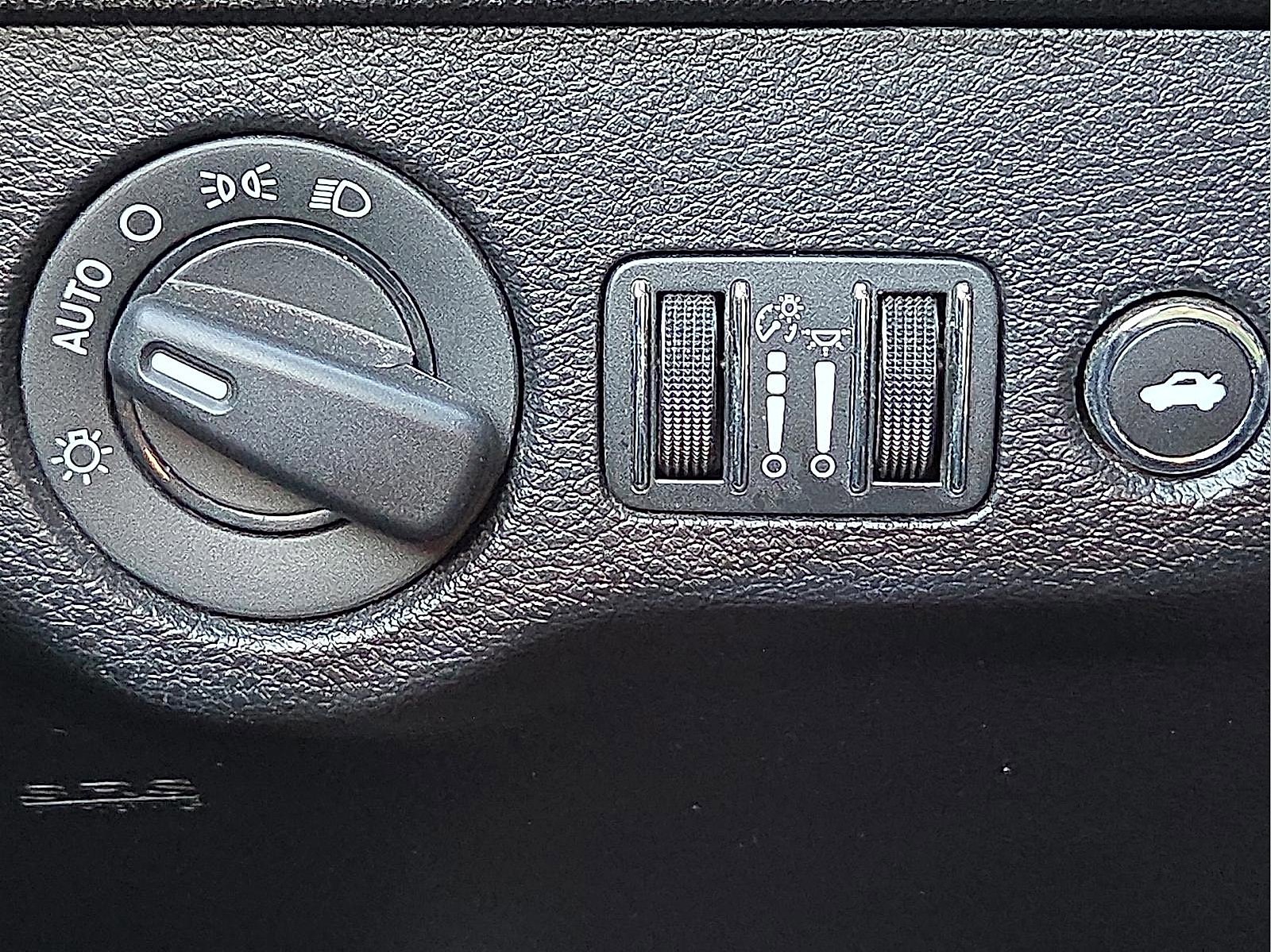 Used 2021 Dodge Charger SXT w/ Leather Interior Group image 19