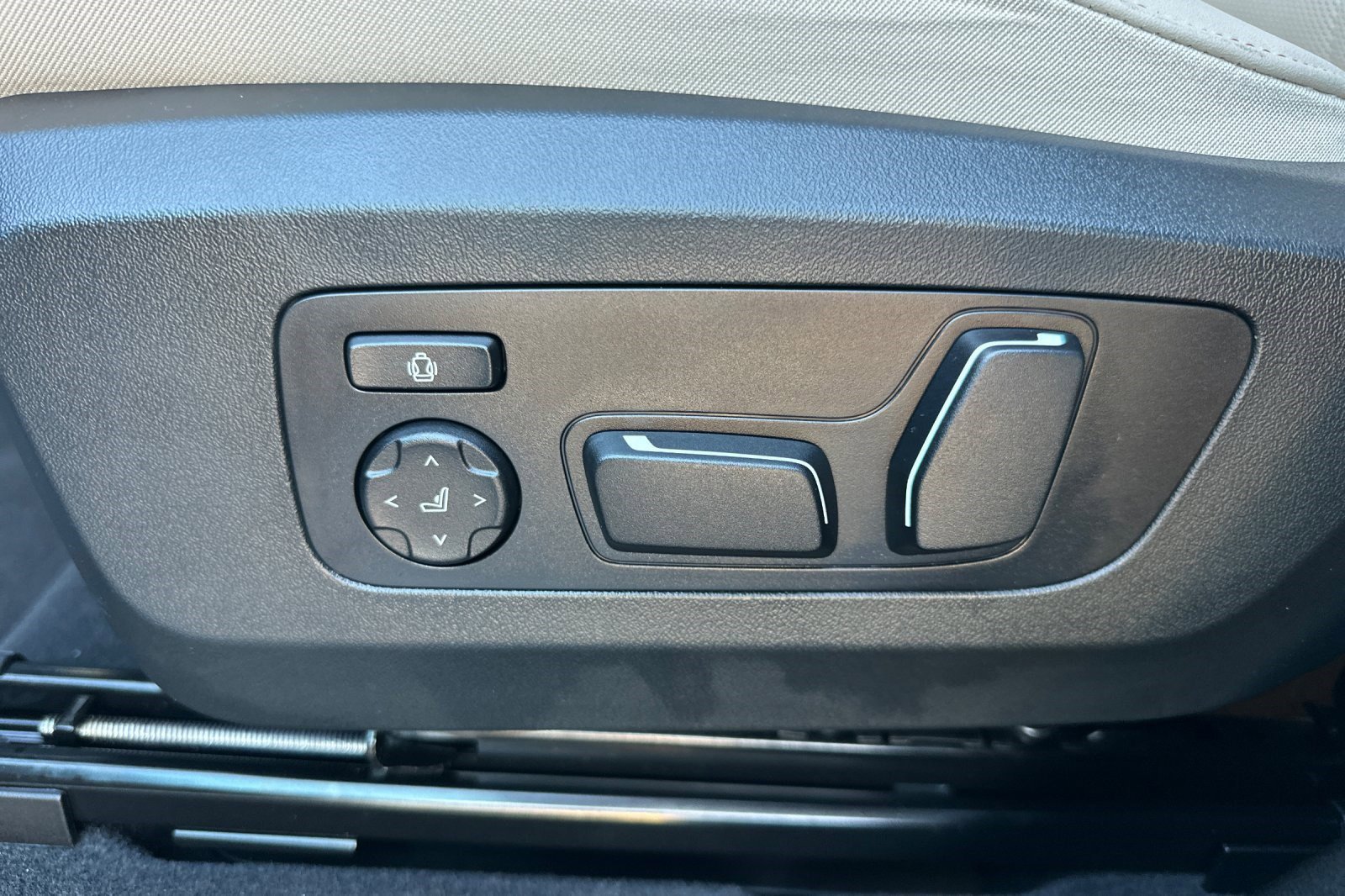 Used 2025 BMW X3 xDrive30i w/ Premium Package image 14