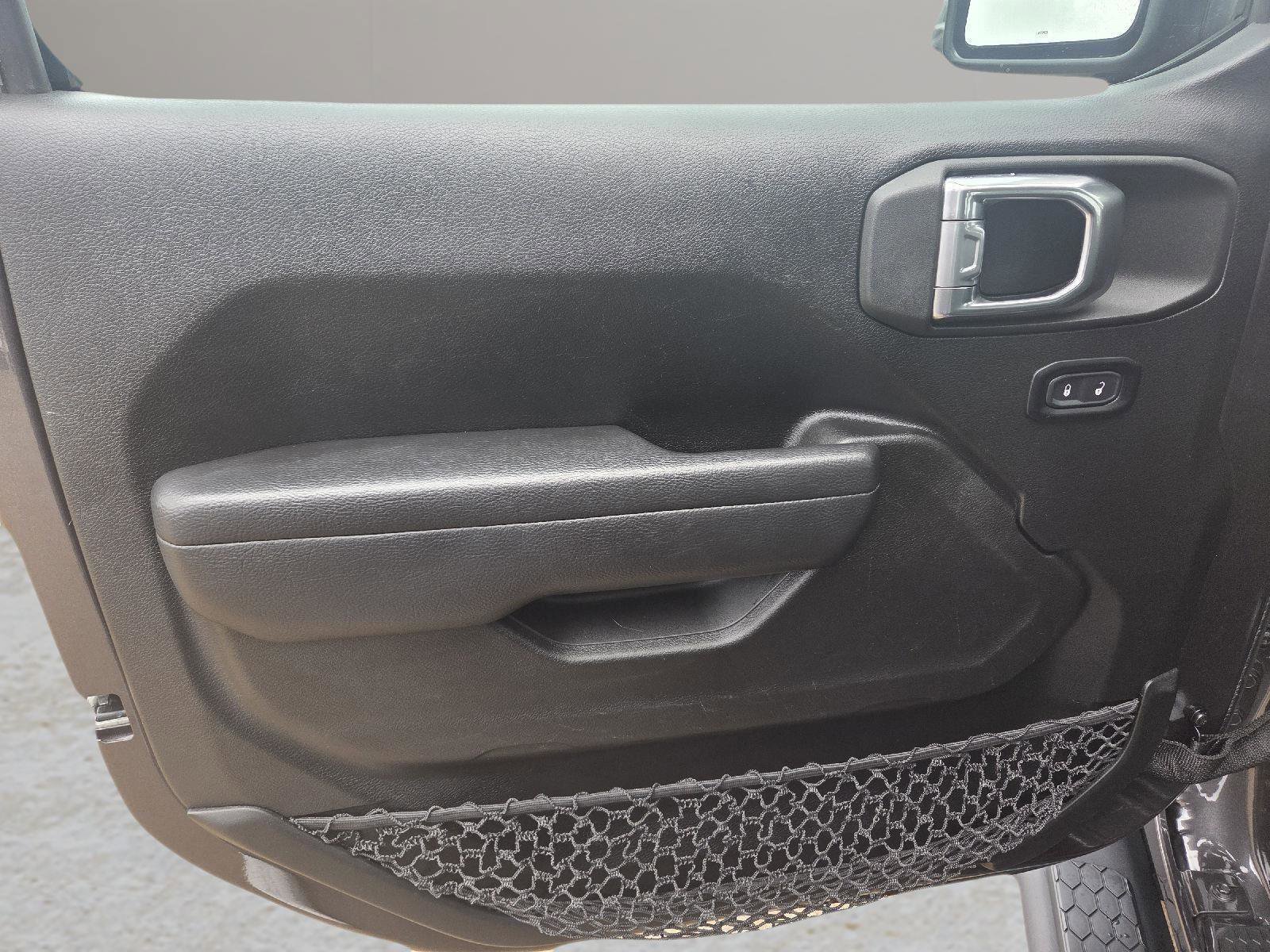 Used 2025 Jeep Wrangler Sport image 30