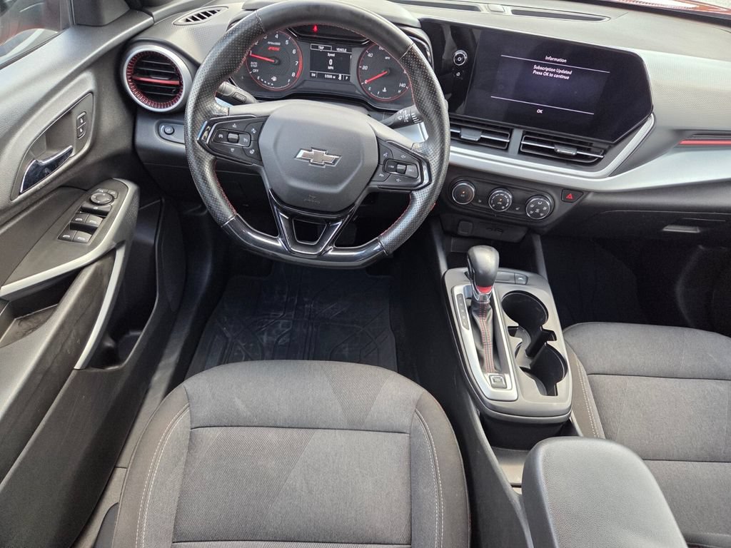 Used 2024 Chevrolet Trax RS FWD image 7