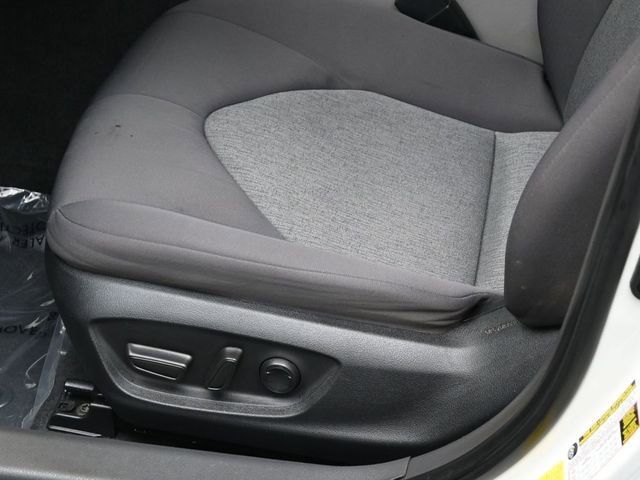 Used 2022 Toyota Camry LE image 12