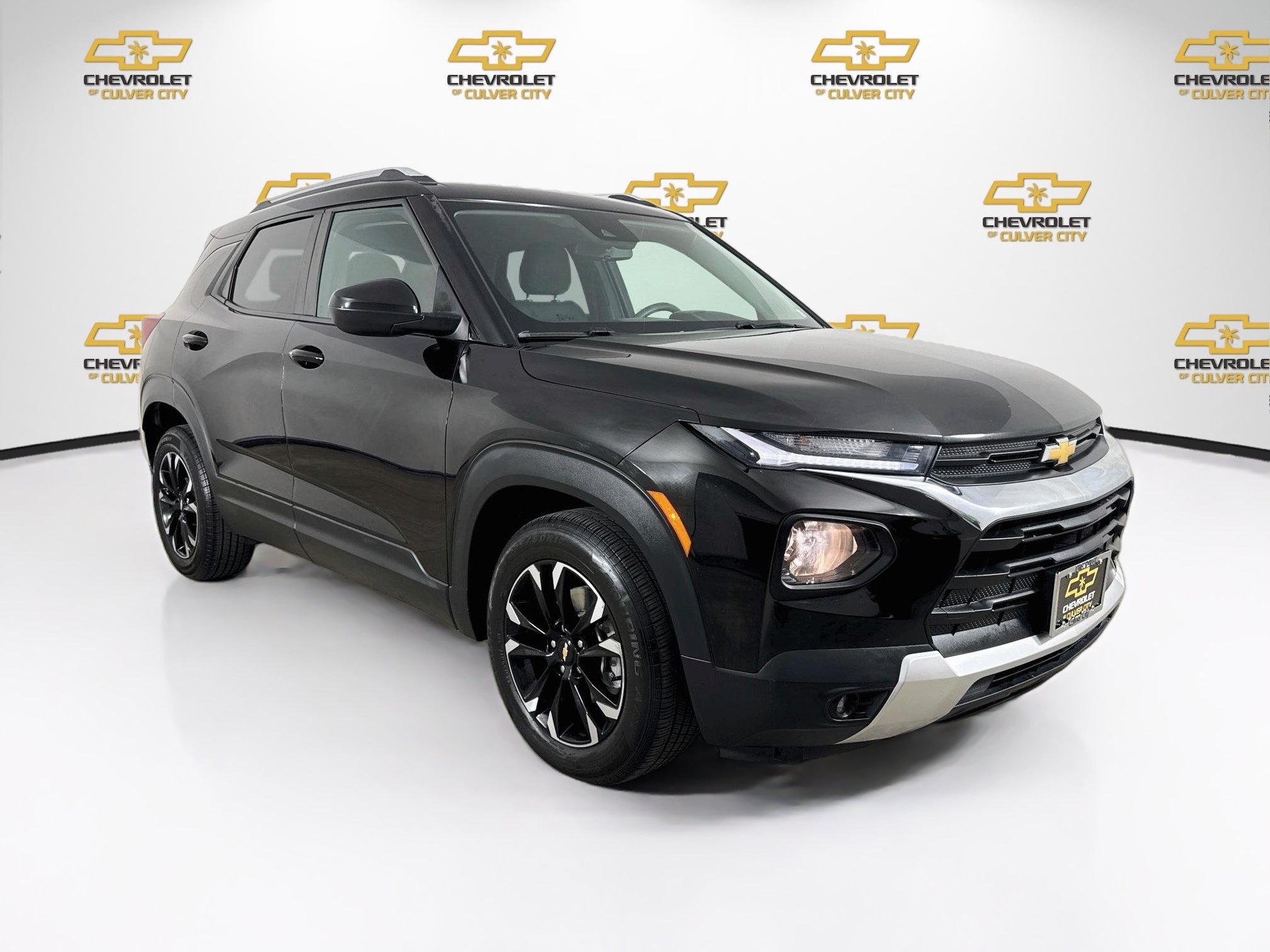 Used 2021 Chevrolet TrailBlazer LT w/ Driver Confidence Package FWD image 1