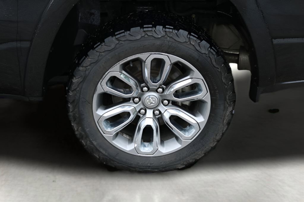 Used 2020 RAM 1500 Laramie w/ Sport Appearance Package AWD/4WD image 9
