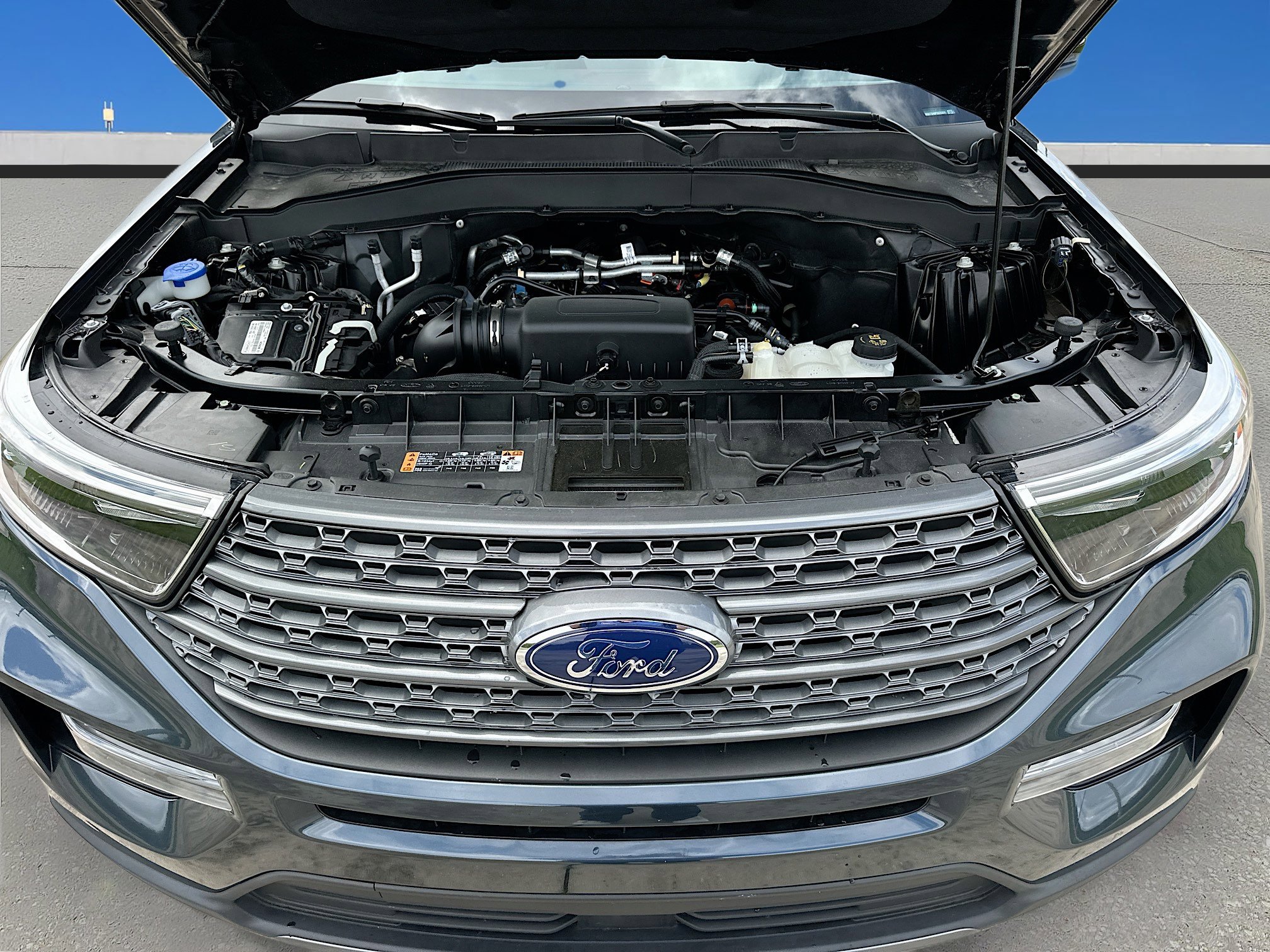 Used 2023 Ford Explorer XLT w/ Equipment Group 202A RWD image 29