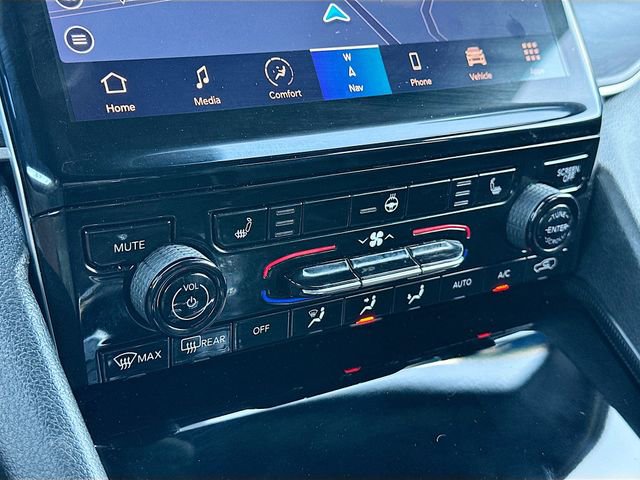 Used 2024 Jeep Grand Cherokee Limited AWD/4WD image 16