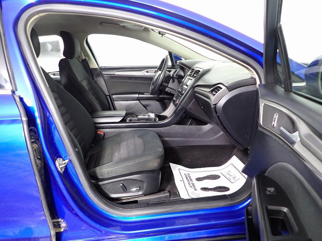 Used 2018 Ford Fusion SE image 29