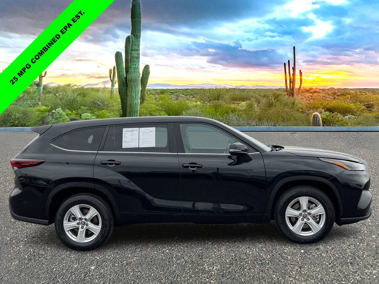 Used 2024 Toyota Highlander LE image 6