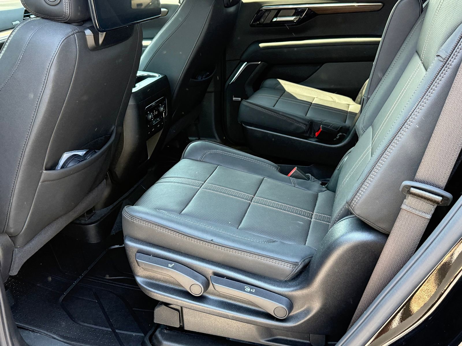 Certified 2026 Chevrolet Tahoe High Country AWD/4WD image 22