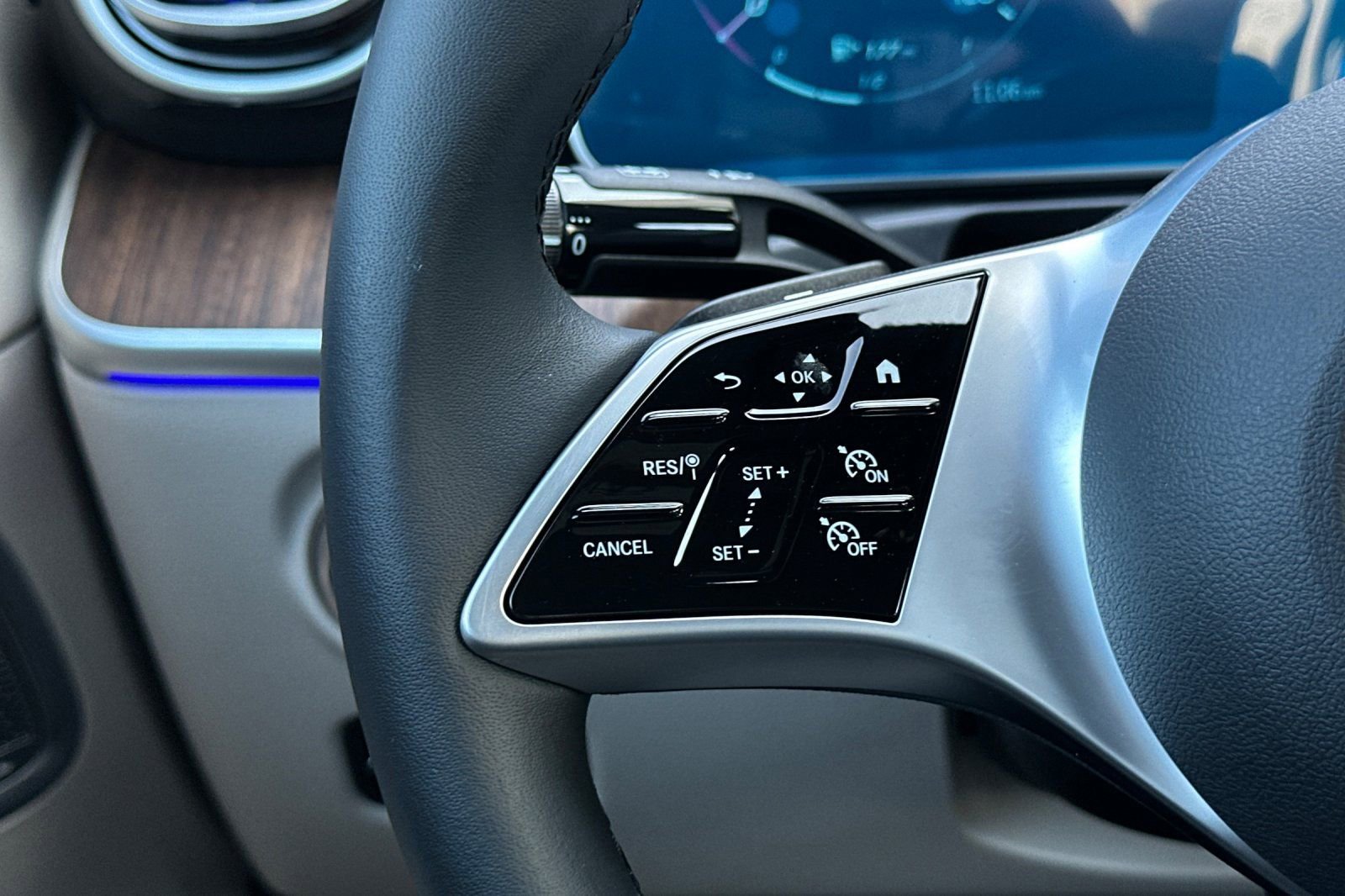 New 2025 Mercedes-Benz C 300 4MATIC Sedan image 27