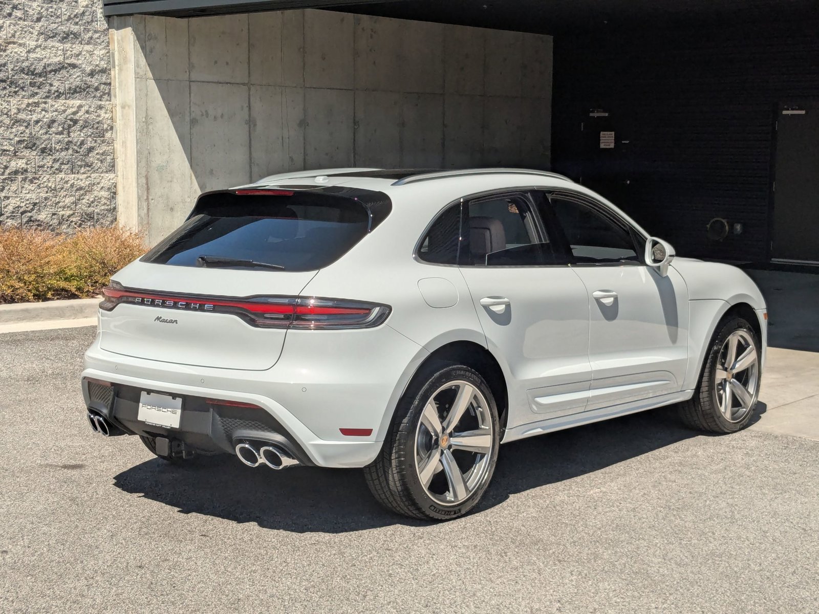 New 2026 Porsche Macan AWD/4WD image 9