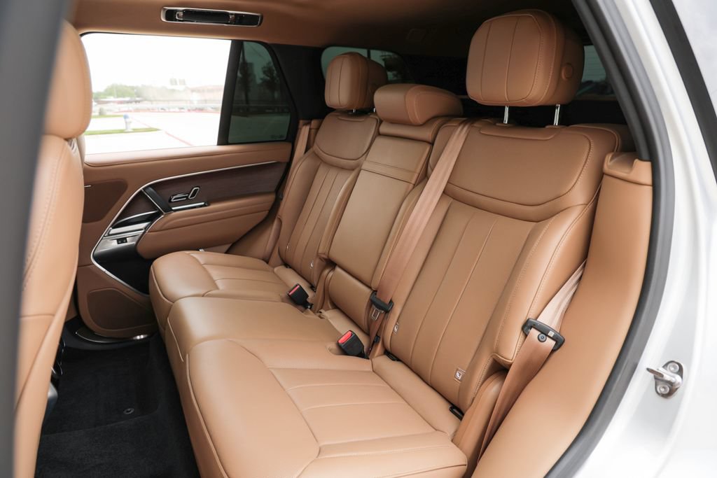 Used 2025 Land Rover Range Rover SE AWD/4WD image 30