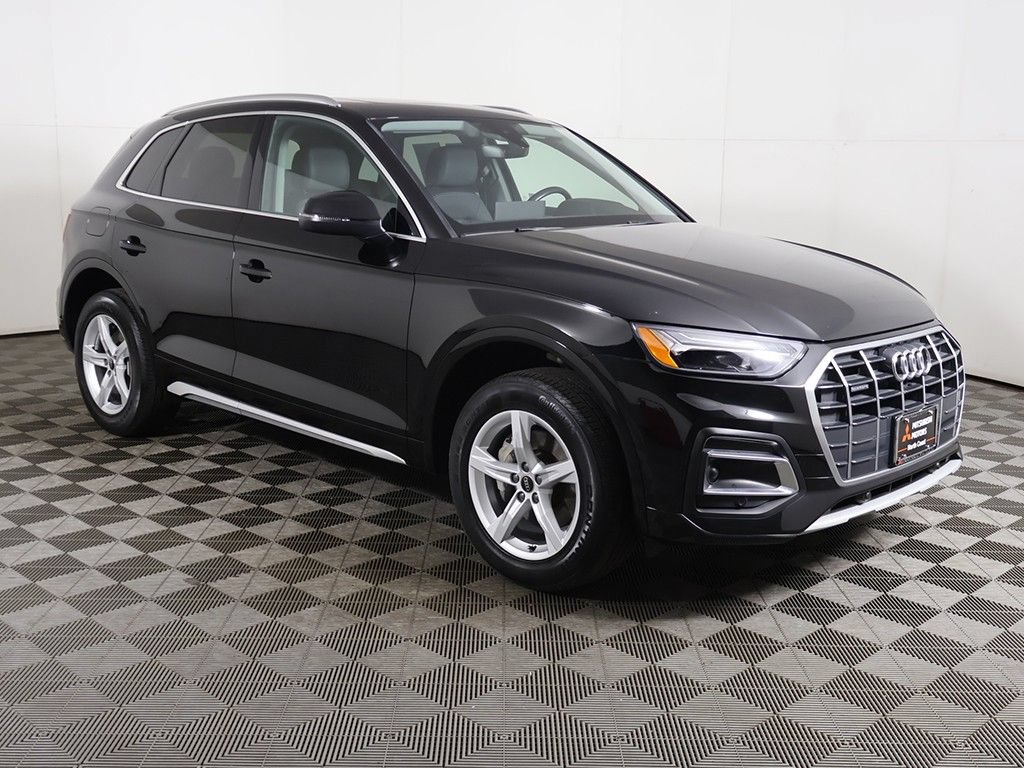 Used 2023 Audi Q5 2.0T Premium w/ Convenience Package AWD/4WD image 2