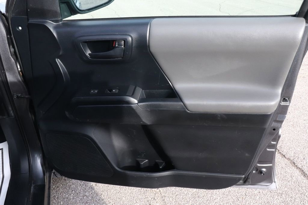 Used 2017 Toyota Tacoma SR image 20