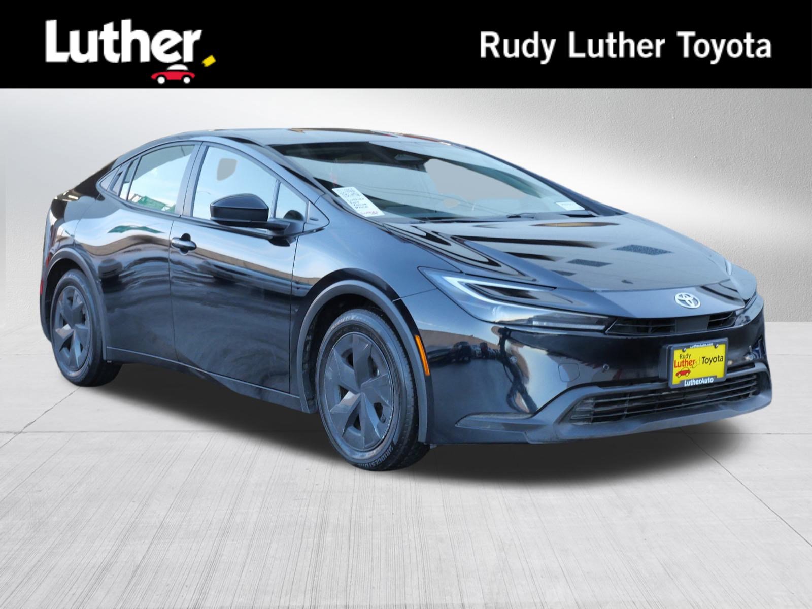 Used 2025 Toyota Prius image 1