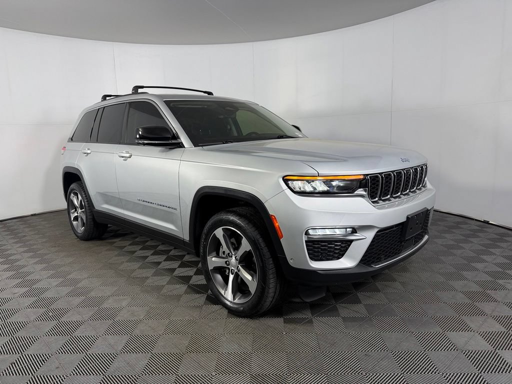 Used 2023 Jeep Grand Cherokee 4WD 4xe w/ Luxury Tech Group II image 5