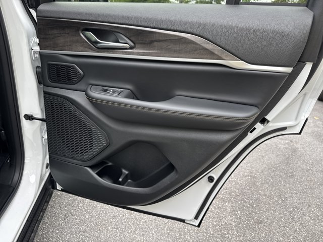 New 2026 Jeep Grand Cherokee Limited AWD/4WD image 14
