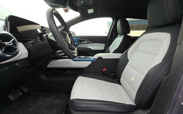 Used 2025 Chevrolet Equinox EV LT image 8