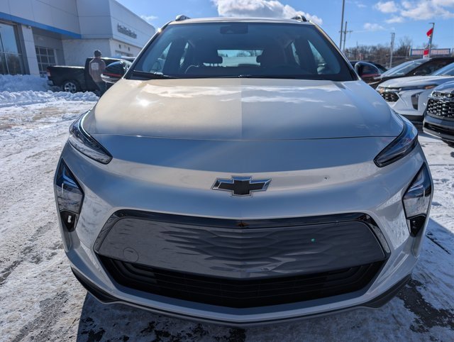 Used 2023 Chevrolet Bolt EUV LT w/ Comfort Package image 8