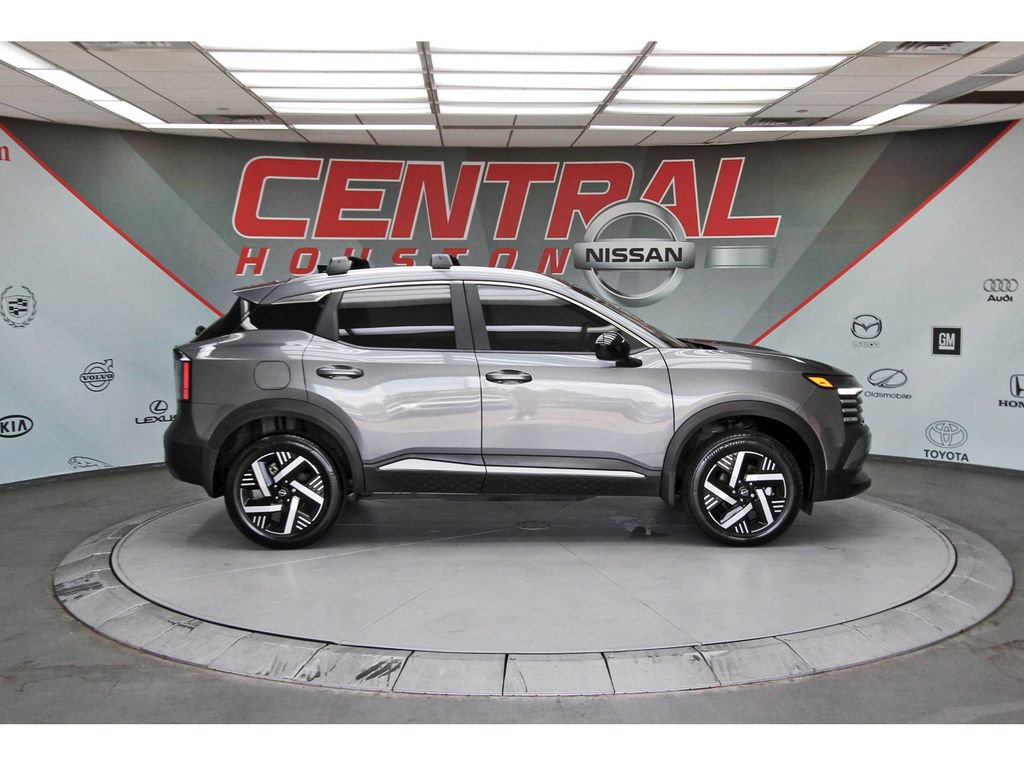 Used 2026 Nissan Kicks SV w/ SV Premium Package FWD image 5