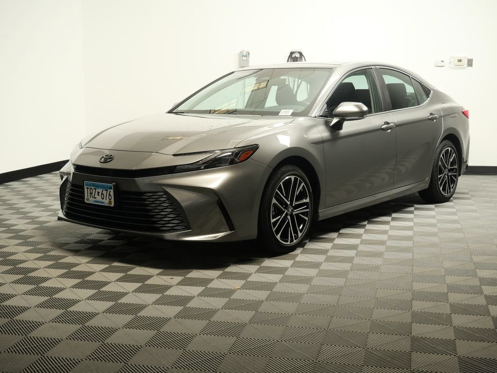 Used 2026 Toyota Camry XLE AWD/4WD image 4
